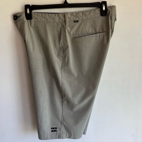 Billabong cross fire submersible land or water shorts, mens 33, tan, back zip - Picture 6 of 12